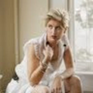 Meet your Posher, Lara